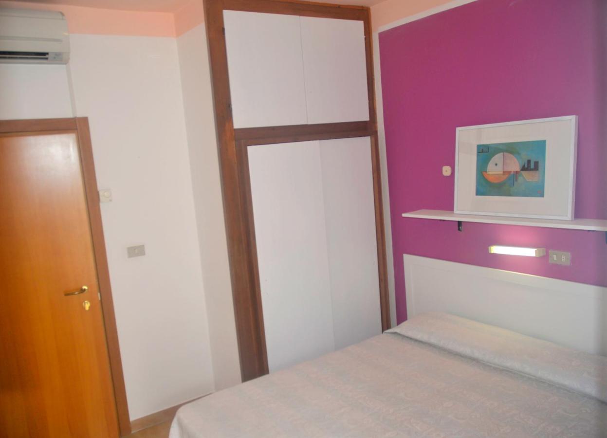 רימיני Hotel Zenith מראה חיצוני תמונה