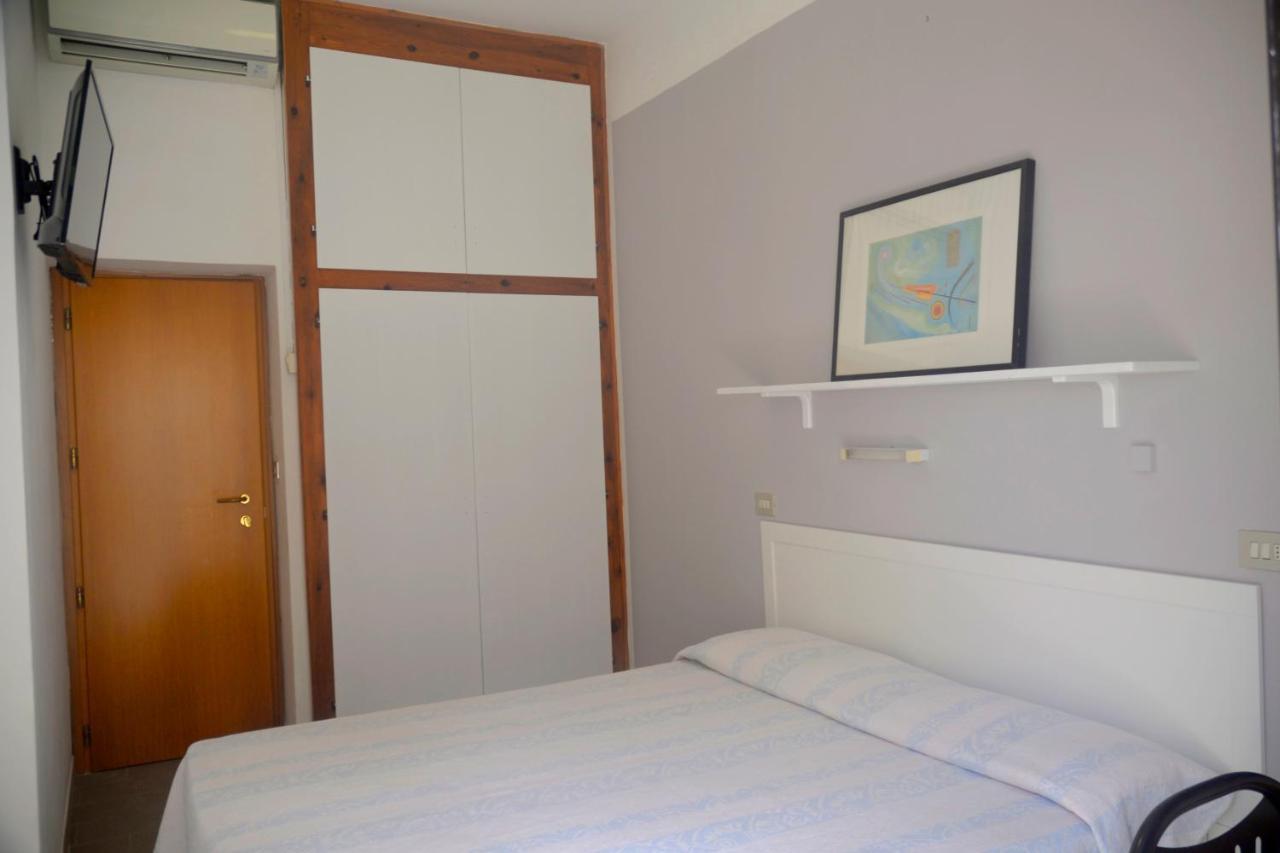 רימיני Hotel Zenith מראה חיצוני תמונה