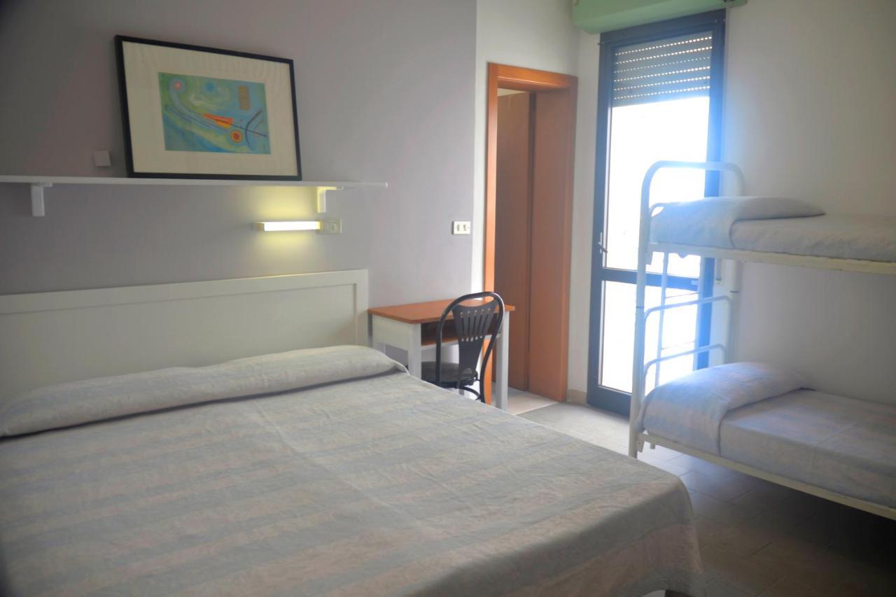 רימיני Hotel Zenith מראה חיצוני תמונה