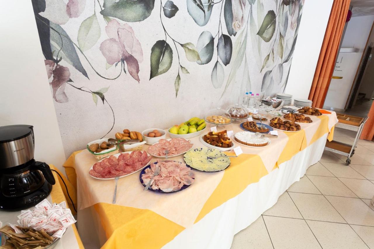 רימיני Hotel Zenith מראה חיצוני תמונה