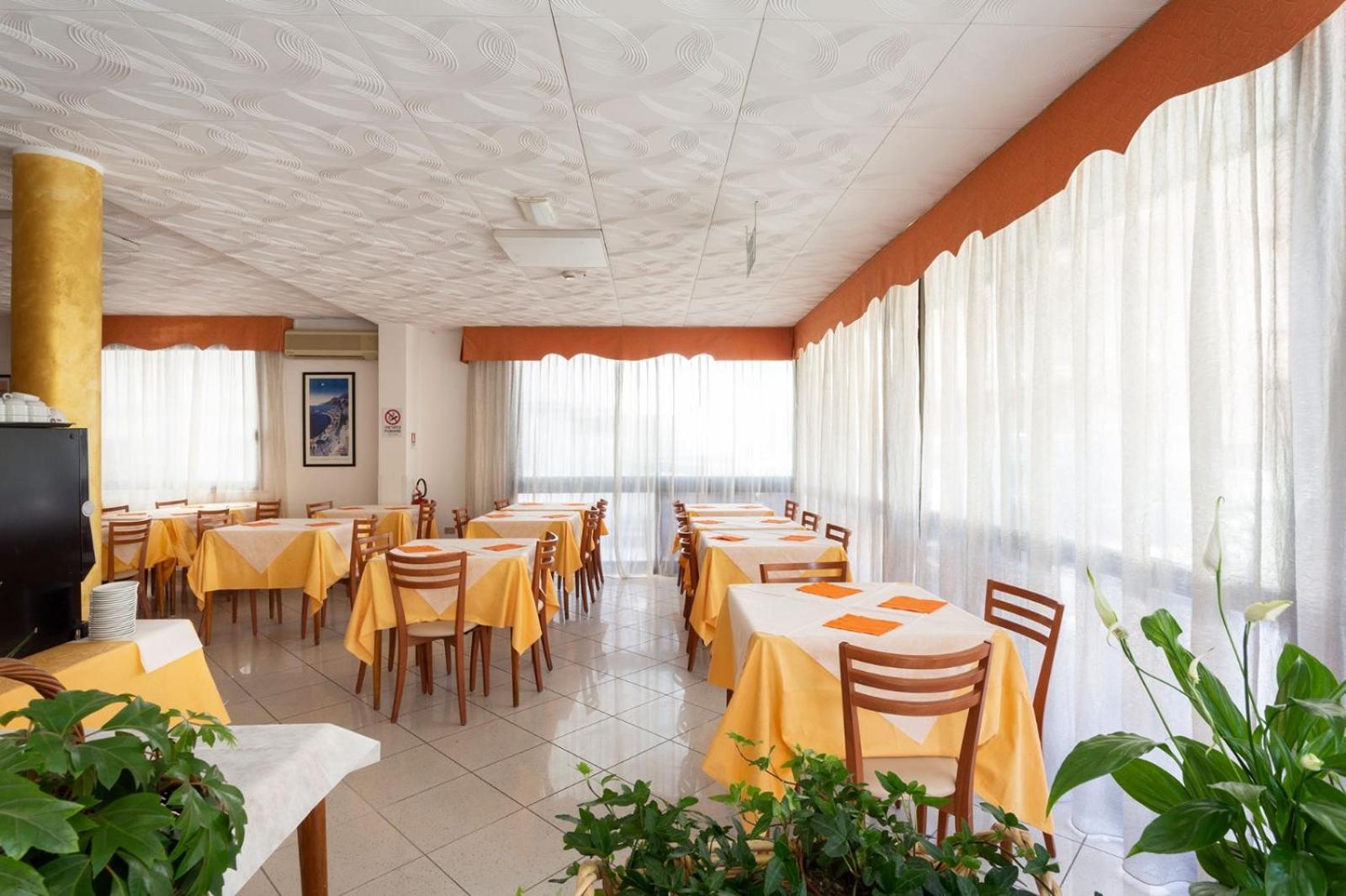 רימיני Hotel Zenith מראה חיצוני תמונה