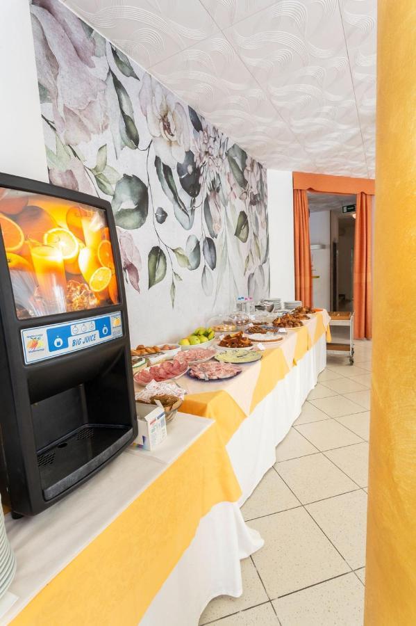 רימיני Hotel Zenith מראה חיצוני תמונה
