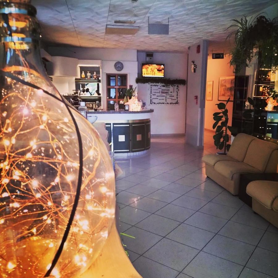רימיני Hotel Zenith מראה חיצוני תמונה