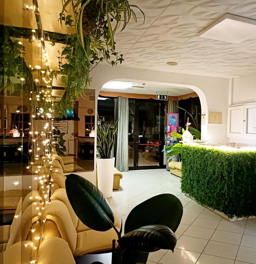 רימיני Hotel Zenith מראה חיצוני תמונה
