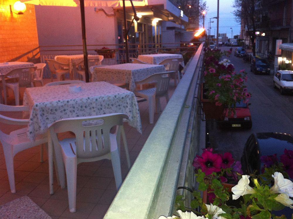 רימיני Hotel Zenith מראה חיצוני תמונה