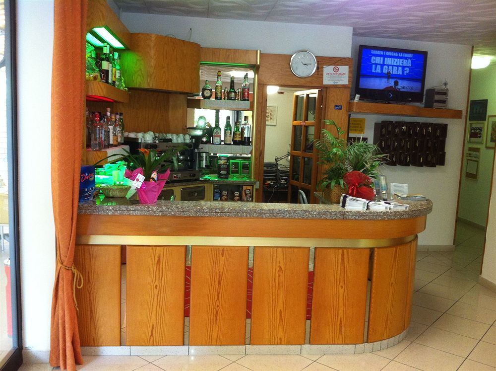 רימיני Hotel Zenith מראה חיצוני תמונה
