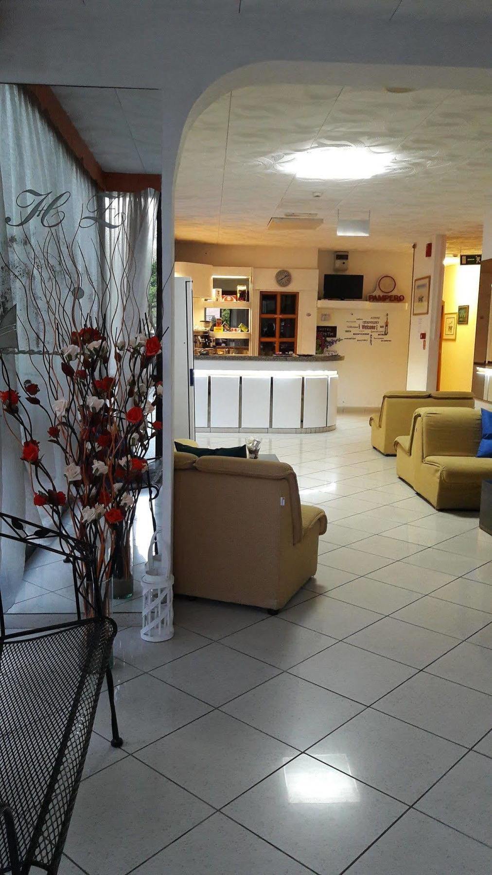רימיני Hotel Zenith מראה חיצוני תמונה